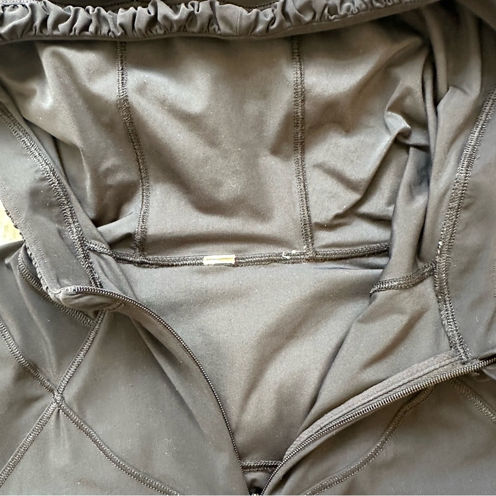 Lululemon Water Bound Black Hoodie Size: 8 RARE - Picture 7 of 15